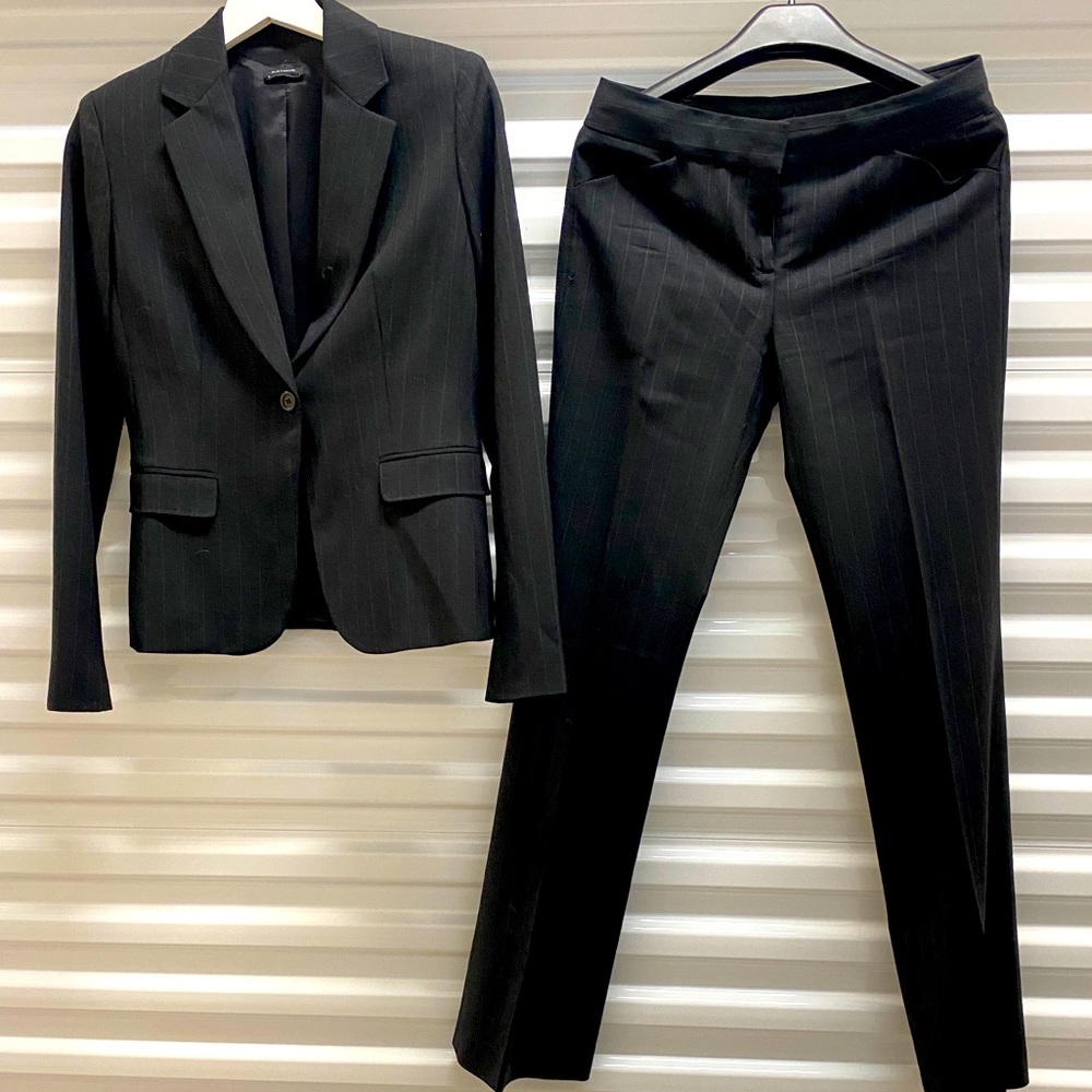 Elie Tahari suit ( blazer and pants)